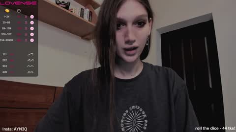 Snapshot of ayn3q chatting on January 6, 11:40 am AYNEK fansly online show from January 6, 11:40 am