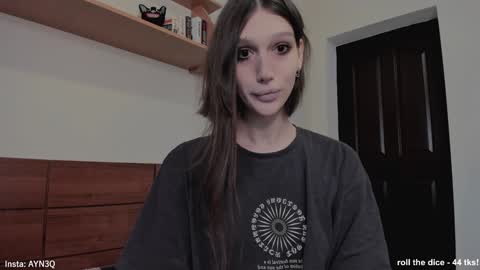 Snapshot of ayn3q chatting on February 4, 4:59 am AYNEK fansly online show from February 4, 4:59 am