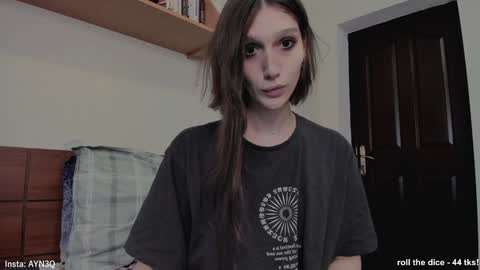 Snapshot of ayn3q chatting on February 4, 8:02 am AYNEK fansly online show from February 4, 8:02 am