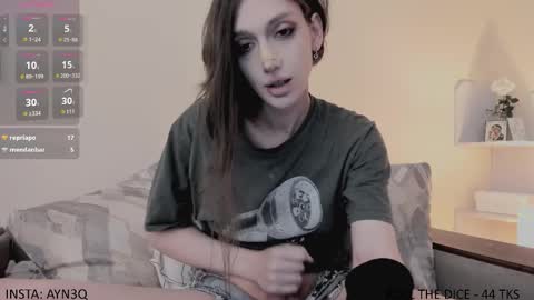 Snapshot of ayn3q chatting on September 14, 12:32 am AYNEK fansly online show from September 14, 12:32 am