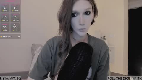 Snapshot of ayn3q chatting on October 27, 1:20 am AYNEK fansly online show from October 27, 1:20 am