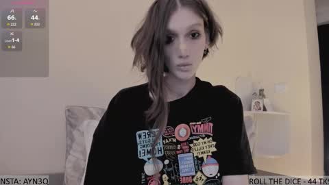 Snapshot of ayn3q chatting on November 1, 1:18 am AYNEK fansly online show from November 1, 1:18 am