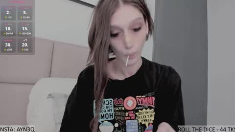 Snapshot of ayn3q chatting on December 14, 11:37 am AYNEK fansly online show from December 14, 11:37 am