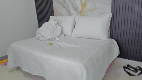  HONEY AZUL   online show from October 8, 10:35 am