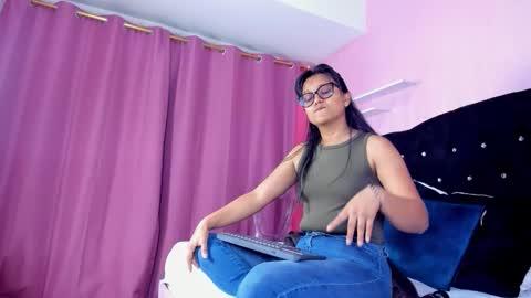 azul_moon online show from November 11, 3:50 am