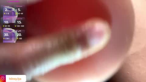 Snapshot of b0nnie_h0ney chatting on March 11, 2:32 am Lyanna online show from March 11, 2:32 am