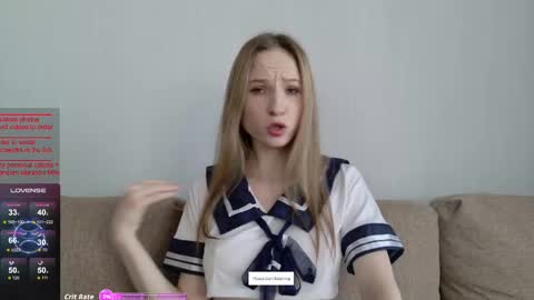 Snapshot of b4by_emilia chatting on October 21, 10:27 am b4by_emilia online show from October 21, 10:27 am