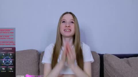 Snapshot of b4by_emilia chatting on November 4, 10:03 am b4by_emilia online show from November 4, 10:03 am