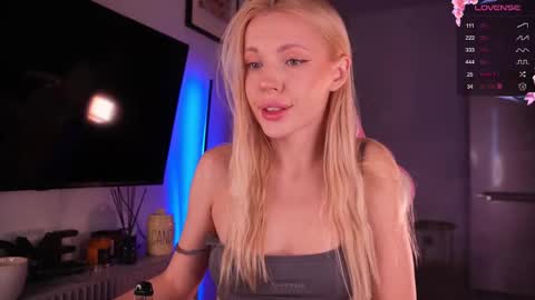 Bonnie  online show from November 22, 3:49 am