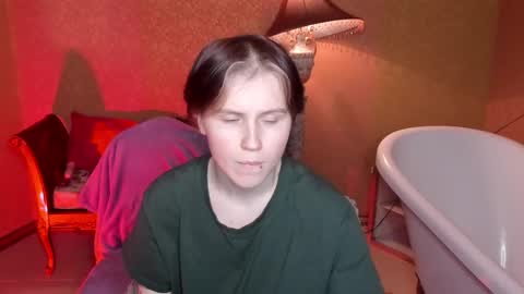 Snapshot of babees_eva chatting on November 30, 11:14 am Sweety Eva online show from November 30, 11:14 am