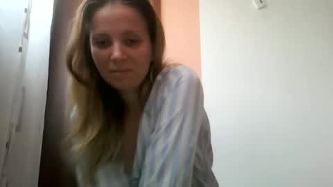Snapshot of baby_blondee chatting on October 30, 11:44 am Baby Blonde online show from October 30, 11:44 am