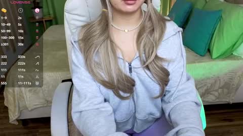 Snapshot of baby_debbie chatting on February 20, 6:46 pm Debora online show from February 20, 6:46 pm