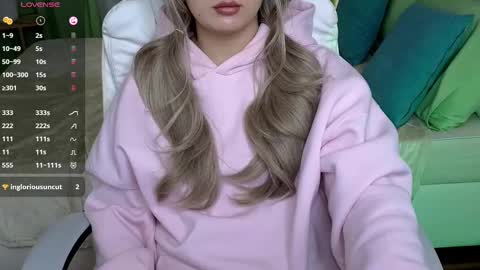 Snapshot of baby_debbie chatting on February 22, 7:47 pm Debora online show from February 22, 7:47 pm