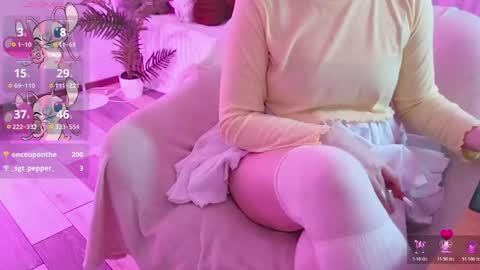 Snapshot of baby_debbie chatting on October 17, 11:18 pm Debora online show from October 17, 11:18 pm