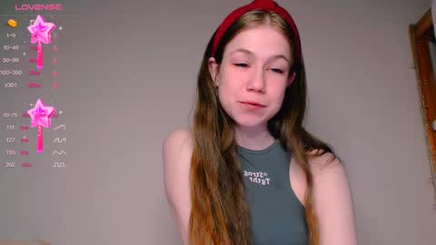 Snapshot of baby_girl_0001 chatting on March 10, 11:49 pm Kira online show from March 10, 11:49 pm