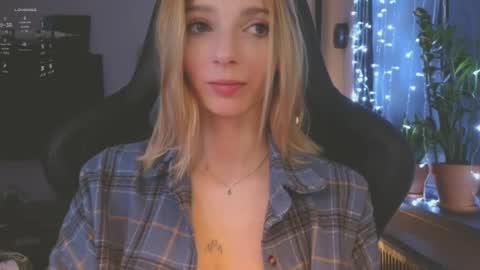 Snapshot of baby_gopn1k chatting on December 11, 5:10 am baby gopn1k online show from December 11, 5:10 am