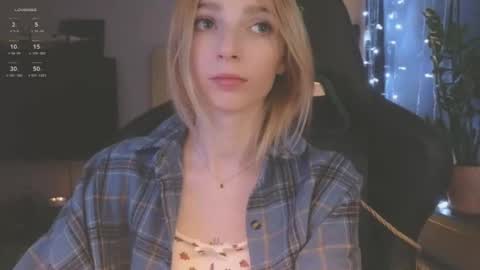 Snapshot of baby_gopn1k chatting on December 13, 5:05 am baby gopn1k online show from December 13, 5:05 am