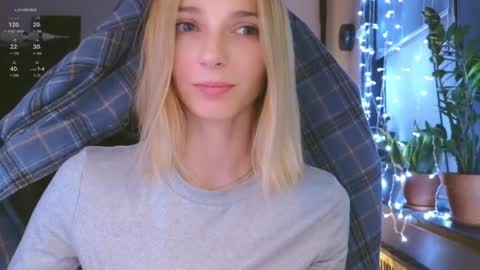 Snapshot of baby_gopn1k chatting on December 13, 3:21 pm baby gopn1k online show from December 13, 3:21 pm