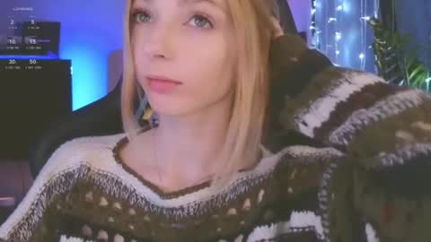 Snapshot of baby_gopn1k chatting on December 19, 3:08 pm baby gopn1k online show from December 19, 3:08 pm