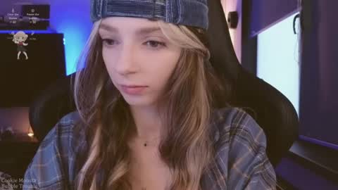 Snapshot of baby_gopn1k chatting on March 3, 5:09 am baby gopn1k online show from March 3, 5:09 am