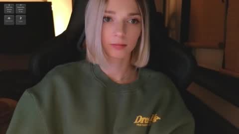 Snapshot of baby_gopn1k chatting on October 28, 2:53 pm baby gopn1k online show from October 28, 2:53 pm