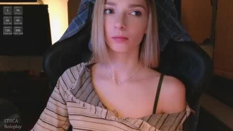 Snapshot of baby_gopn1k chatting on December 18, 5:02 am baby gopn1k online show from December 18, 5:02 am