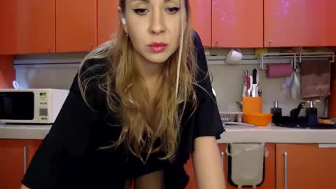 Diva x  online show from February 13, 6:59 pm