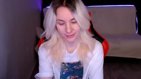 baby_kitte online show from December 11, 3:35 am