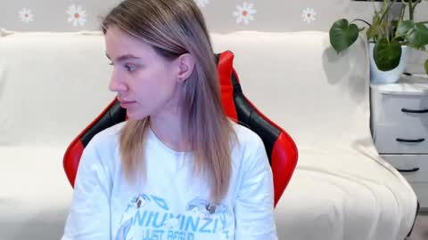 baby_kitte online show from February 28, 4:10 am