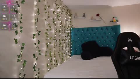 Snapshot of babyangiee chatting on December 3, 1:19 am Instagram online show from December 3, 1:19 am