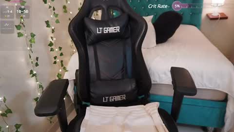 Snapshot of babyangiee chatting on February 12, 12:05 am Instagram online show from February 12, 12:05 am