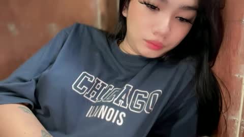 Snapshot of babyclarats chatting on October 5, 2:32 am Clara online show from October 5, 2:32 am