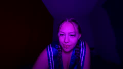 Snapshot of babymoon222 chatting on October 26, 9:04 am babymoon222 online show from October 26, 9:04 am