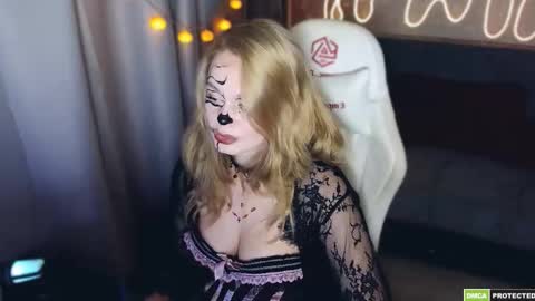 Lin online show from October 30, 3:24 pm