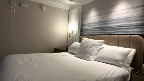 Snapshot of badboyson65 chatting on January 25, 11:34 am HotWifeFun32 online show from January 25, 11:34 am