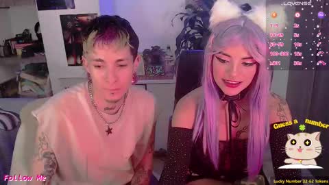 Snapshot of badeyes_crazylilgoat chatting on September 13, 11:04 pm Dan Lila online show from September 13, 11:04 pm