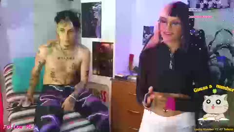 Snapshot of badeyes_crazylilgoat chatting on November 6, 8:54 pm Dan Lila online show from November 6, 8:54 pm