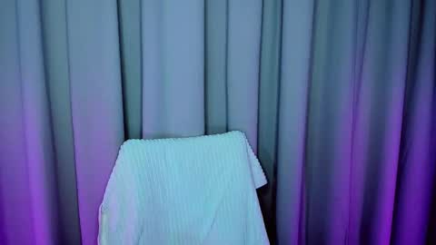 Snapshot of bai1ey chatting on December 4, 12:03 pm Bailey online show from December 4, 12:03 pm