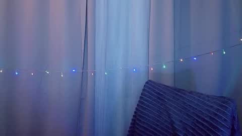 Snapshot of bai1ey chatting on December 14, 9:18 am Bailey online show from December 14, 9:18 am