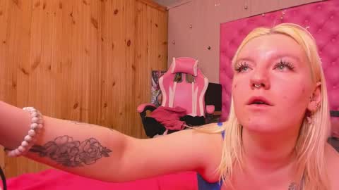 holly online show from March 7, 10:21 pm