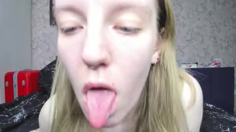 holly online show from October 14, 3:46 pm