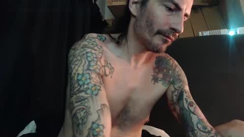 Snapshot of bailey39 chatting on December 15, 2:41 am Bailey online show from December 15, 2:41 am