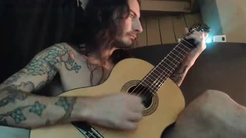 Snapshot of bailey39 chatting on December 16, 2:36 am Bailey online show from December 16, 2:36 am