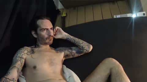 Snapshot of bailey39 chatting on December 17, 4:34 am Bailey online show from December 17, 4:34 am