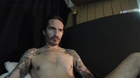 Snapshot of bailey39 chatting on December 19, 4:34 am Bailey online show from December 19, 4:34 am