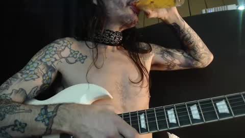 Snapshot of bailey39 chatting on December 21, 6:52 am Bailey online show from December 21, 6:52 am