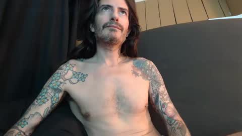 Snapshot of bailey39 chatting on January 24, 1:45 am Bailey online show from January 24, 1:45 am