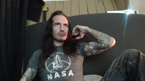 Snapshot of bailey39 chatting on February 21, 7:21 pm Bailey online show from February 21, 7:21 pm