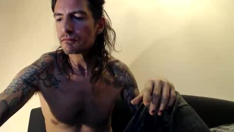 Snapshot of bailey39 chatting on October 18, 1:52 am Bailey online show from October 18, 1:52 am