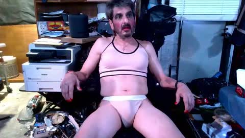 Snapshot of balddickstroking chatting on October 9, 8:12 am balddickstroking online show from October 9, 8:12 am